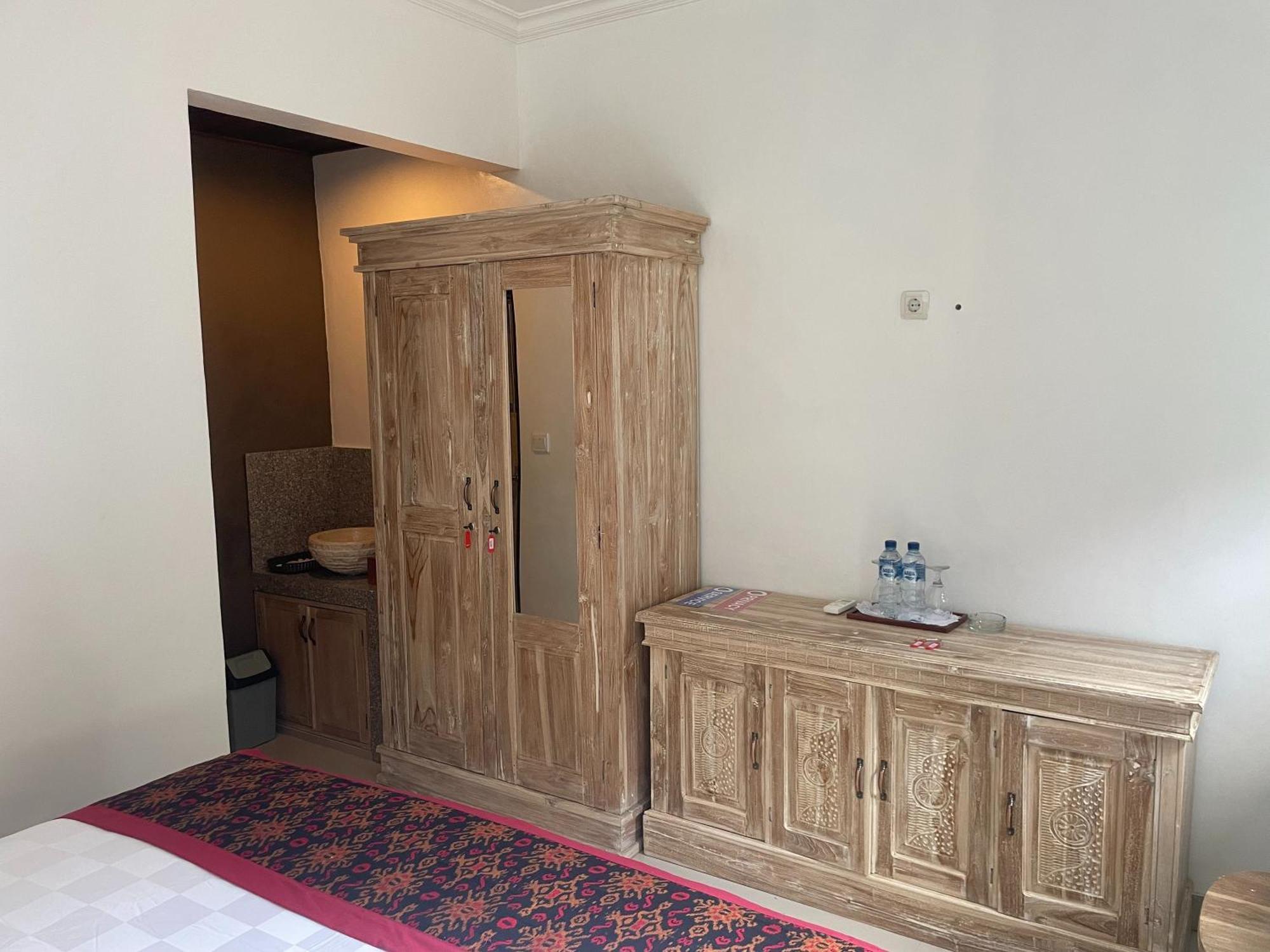 Nivaluma Hotel Ubud Buitenkant foto