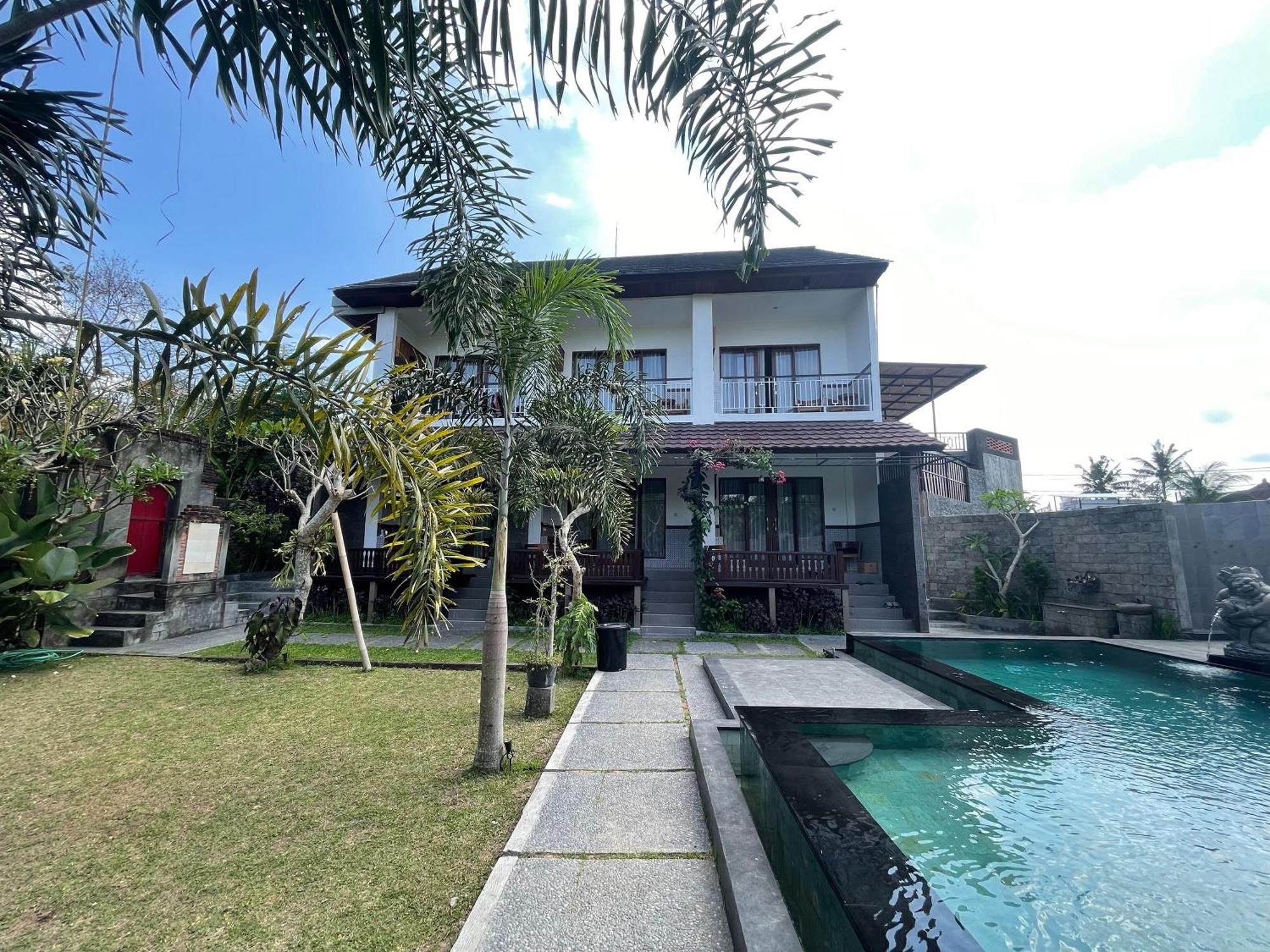 Nivaluma Hotel Ubud Buitenkant foto