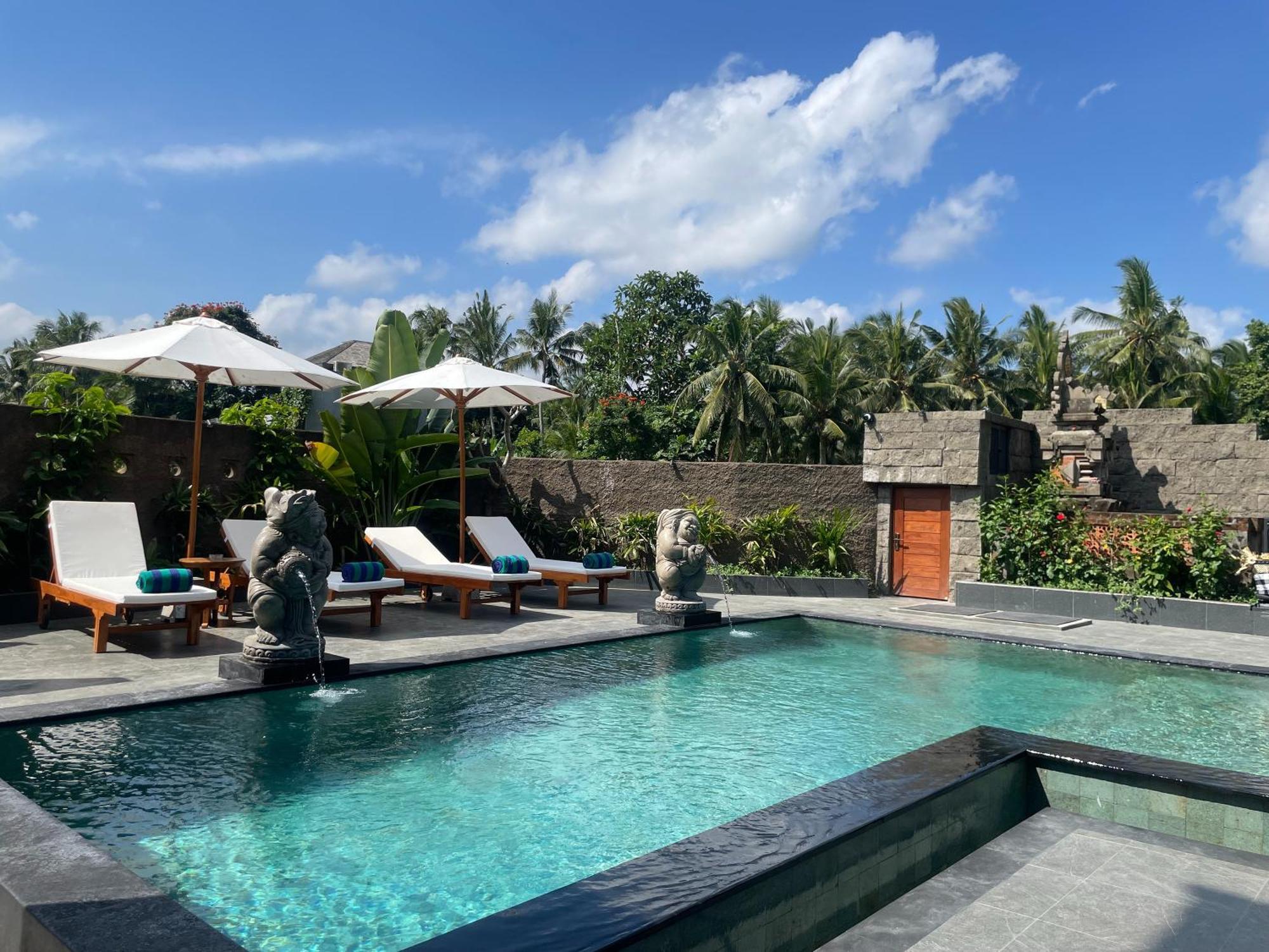 Nivaluma Hotel Ubud Buitenkant foto