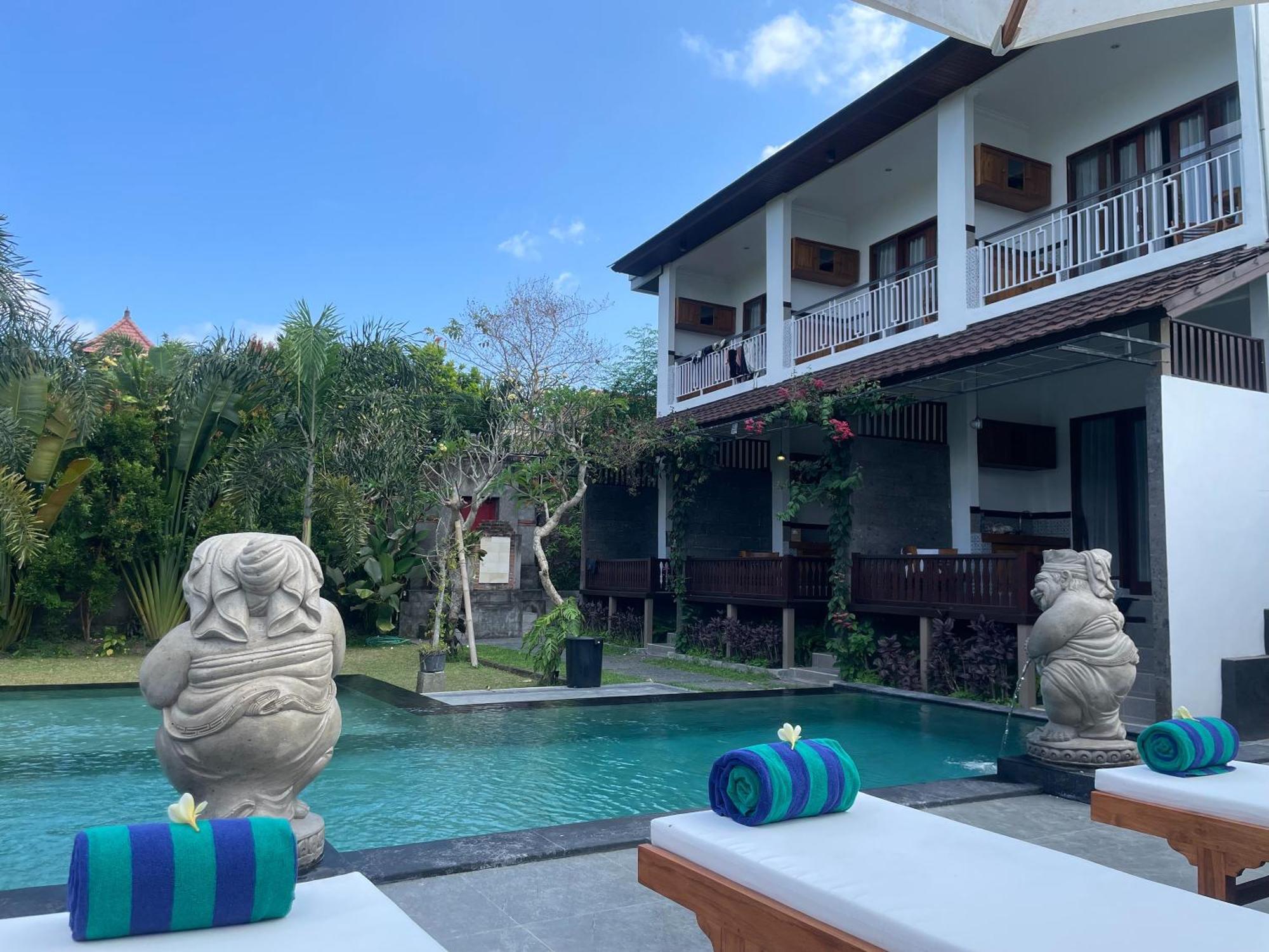 Nivaluma Hotel Ubud Buitenkant foto